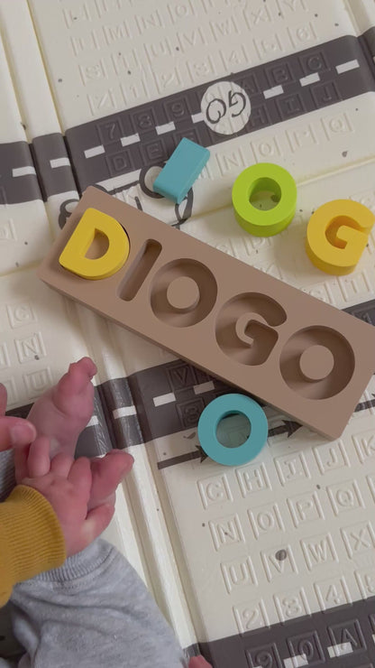 Puzzle montessori com nome personalizado